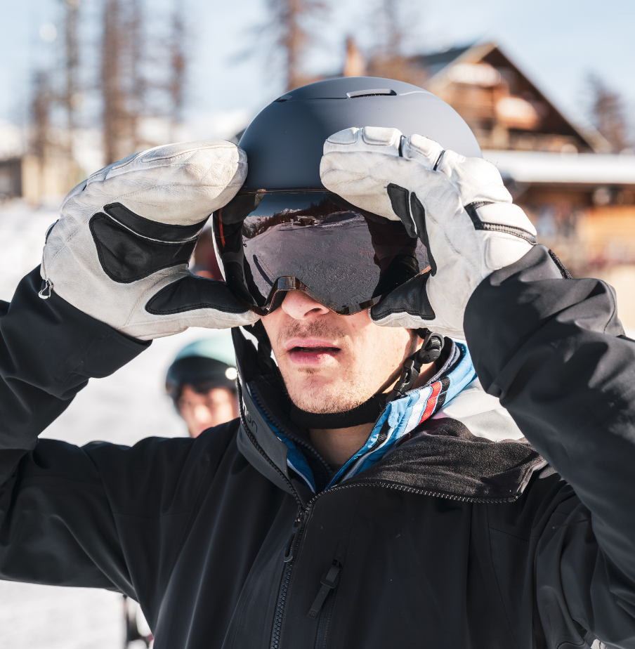 Decouvrez l innovation ultime sur les pistes Le casque de ski CEBE avec visiere integree Cebe